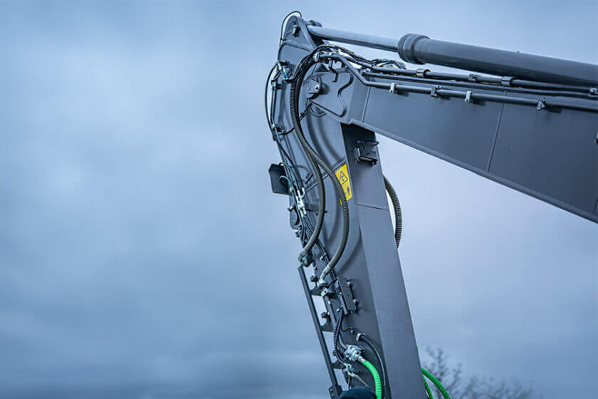 Steelwrist_Aftermarket_900x600_6.jpg